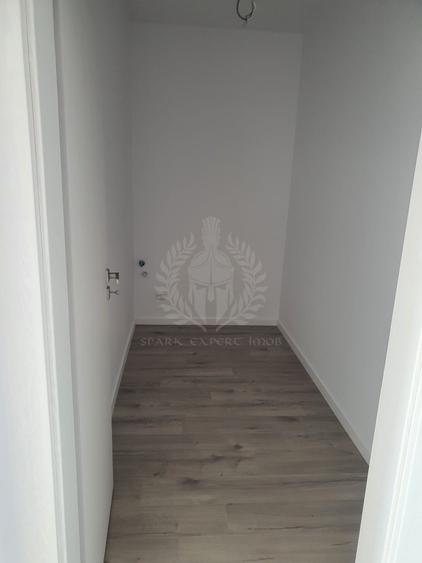 //2 CAMERE//SPATIU BIROURI// MRS GRADINILE//