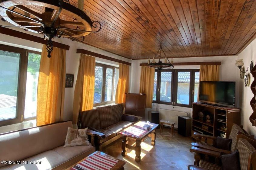 Bran - Casa pe strada Valea Portii, 223 mp, 4 dormitoare, teren 320 mp