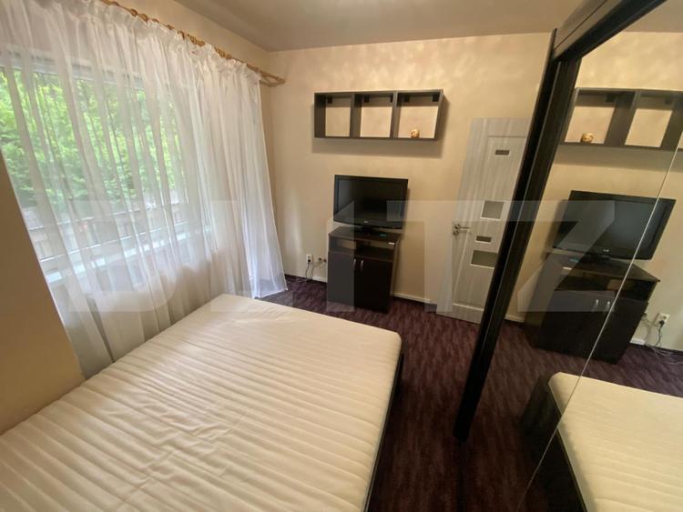 Apartament 3 camere, etaj 2, parcare, bloc cu lift, zona Edgar Quinet