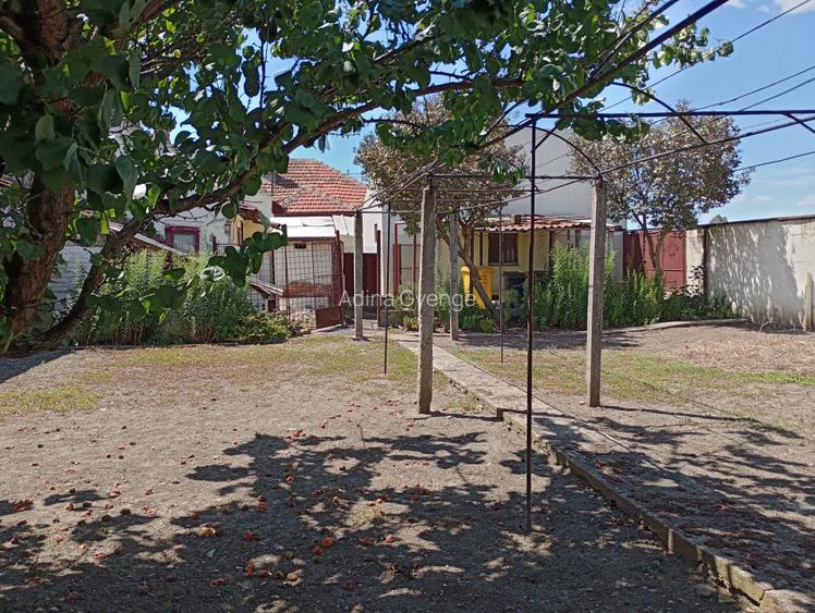 Casă cu teren 472 mp de vânzare – Grădiște, Arad, Str. Lucreția - 9