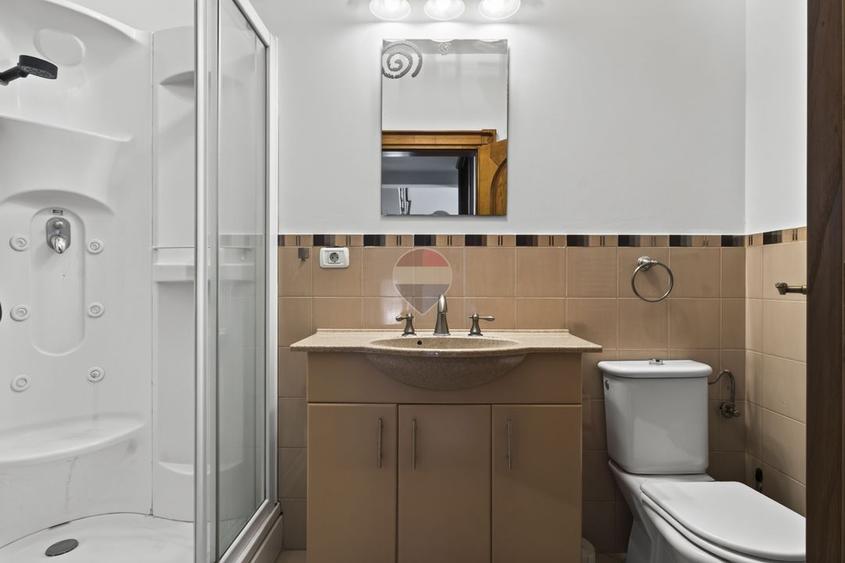 Casă 5 dormitoare si teren 725 mp de închiriat în zona Gradiste