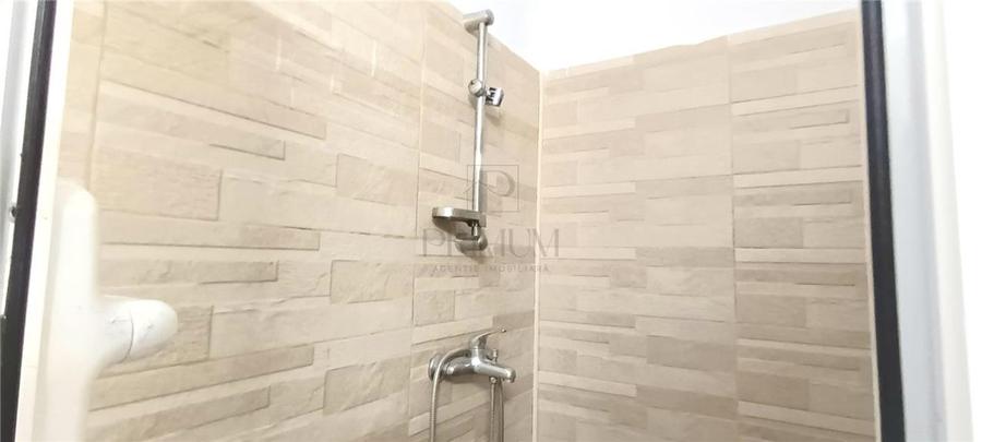 Spatiu comercial cu intrare din strada - Semicentral