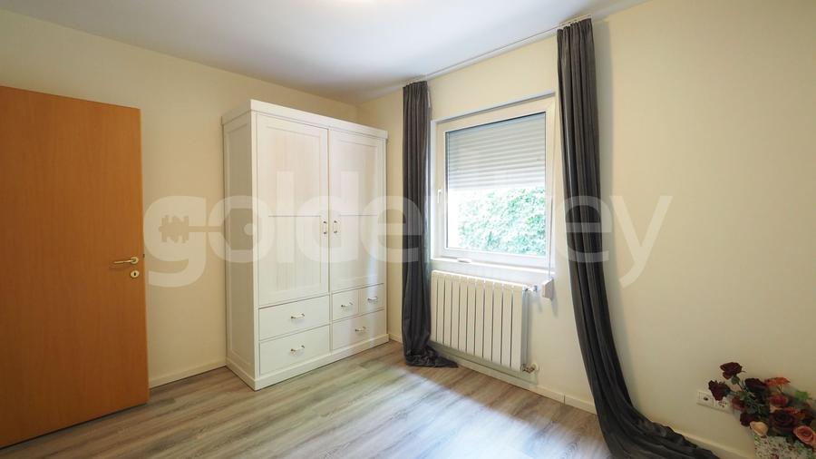 Vilă cu 6 camere in complex cu piscina