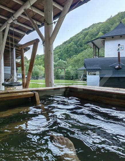 Cabana/Casa de vacanta in Molid, SV, 136 mp, teren cu 3300 mp, Iaz cu pesti