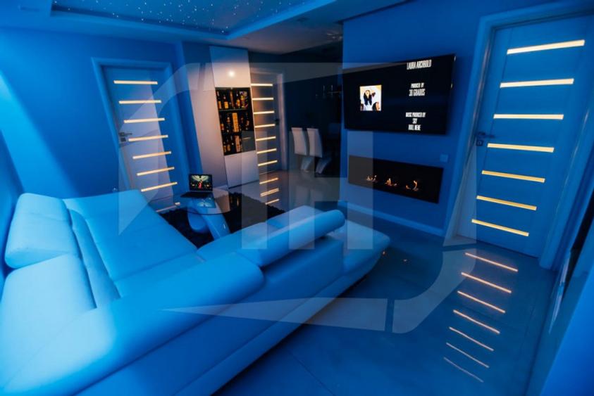 Apartament 3 camere, boxa la subsol si 2 parcari, zona Vivo
