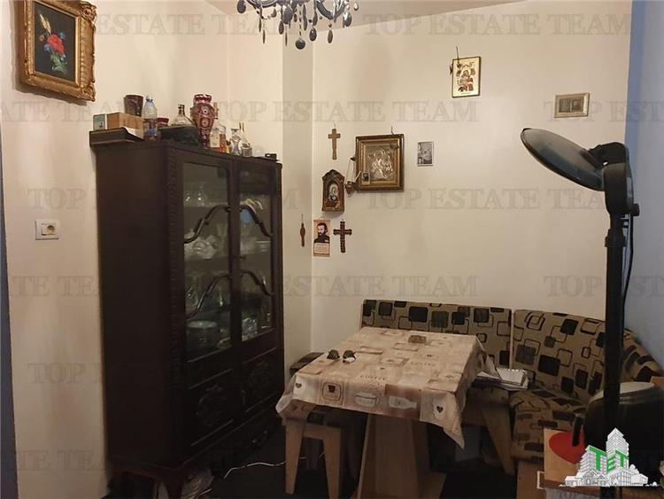 Spatiu extins central Liceul Mircea si Mare Constanta