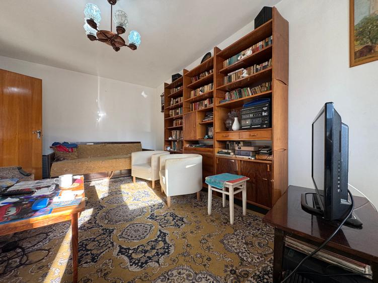 De vanzare - 2 camere decomandat - centrala proprie - 800m metrou 1 decembrie