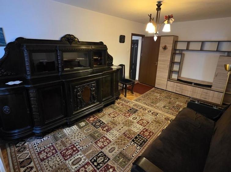 3 camere metrou Iancului de inchiriat