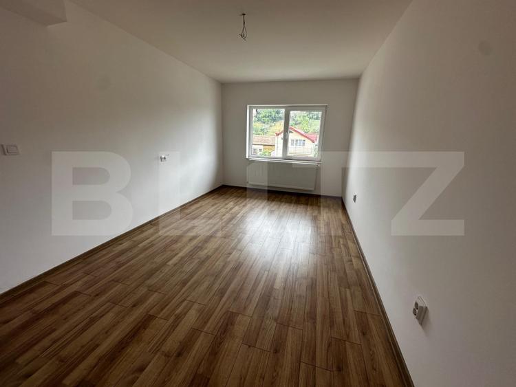 Duplex, curte 300 mp, strada Viitor