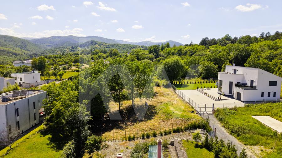 Teren 1340 mp în Cisnădioara – Cu Vedere la Cetatea Medievală și Munții Făgăraș - 4