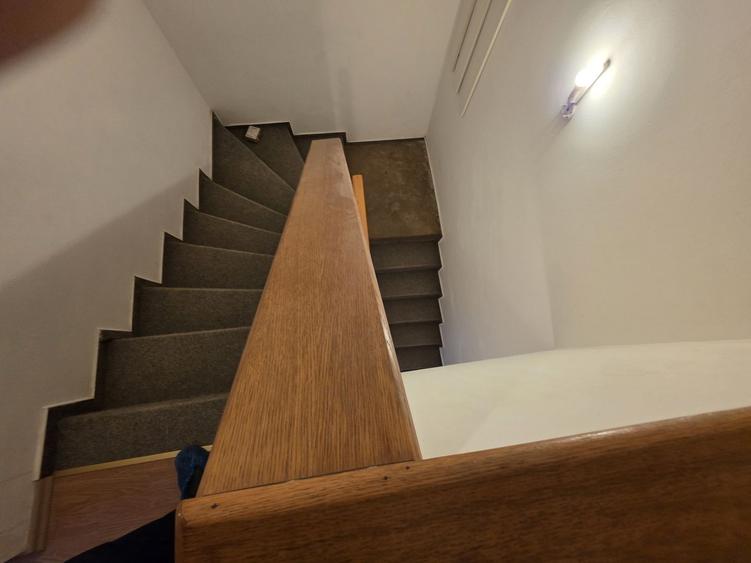 Casa 5 camere zona OMV Pipera!!