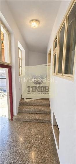 Casa saseasca cu potential remarcabil in Cisnadioara - 8