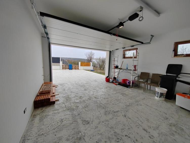 BÂRNOVA - Casă individuală P+POD, 156 mp + 1000 mp teren