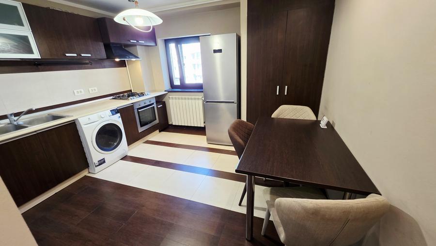 Apartament 3 camere de închiriat – Bulevardul Decebal | 81 mp | Centrală proprie