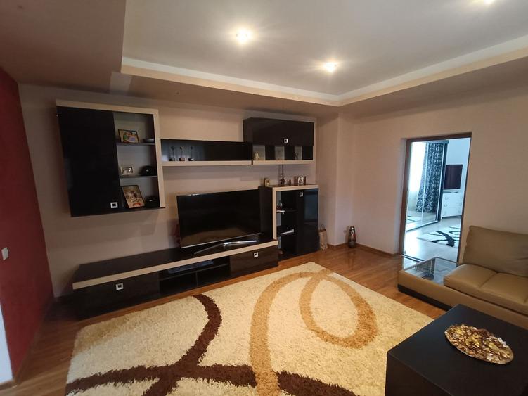 Casa cu 3 camere, 150 mpu, mobilata, utilata, garaj, curte, Ampoita