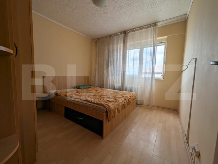 Apartament cu 3 camere, zona Nufărul
