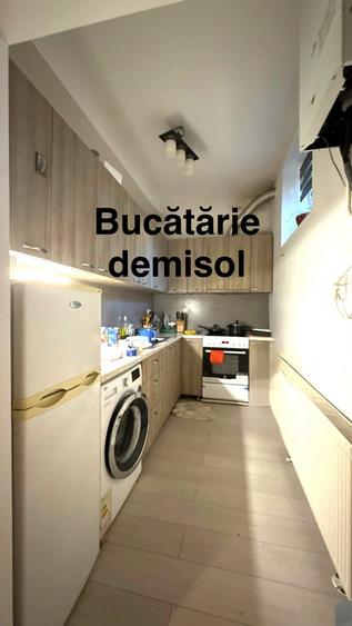 Liniște și intimitate în zona centrală–Apartament in vila, garaj+demisol