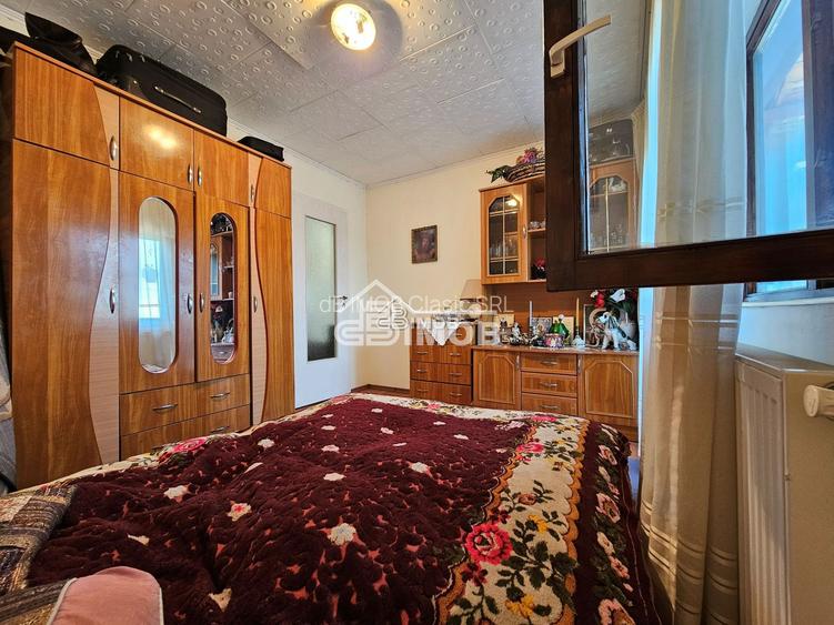Casă eficientă energetic, cu panouri solare, într-o zonă liniștită – Sacueni, ie - 15