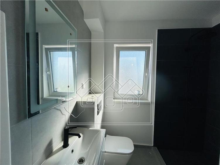 Ap 4 camere, 2 balcoane, et intermediar, lift, Doamna Stanca
