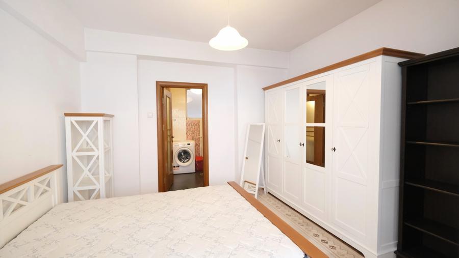 Vanzare apartament 3 camere renovat,mobilat, etaj intermediar, langa Cismigiu