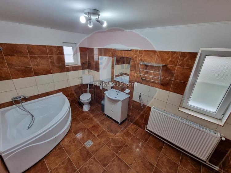 Casa individuala de inchiriat | 5 camere | Cristian - 8
