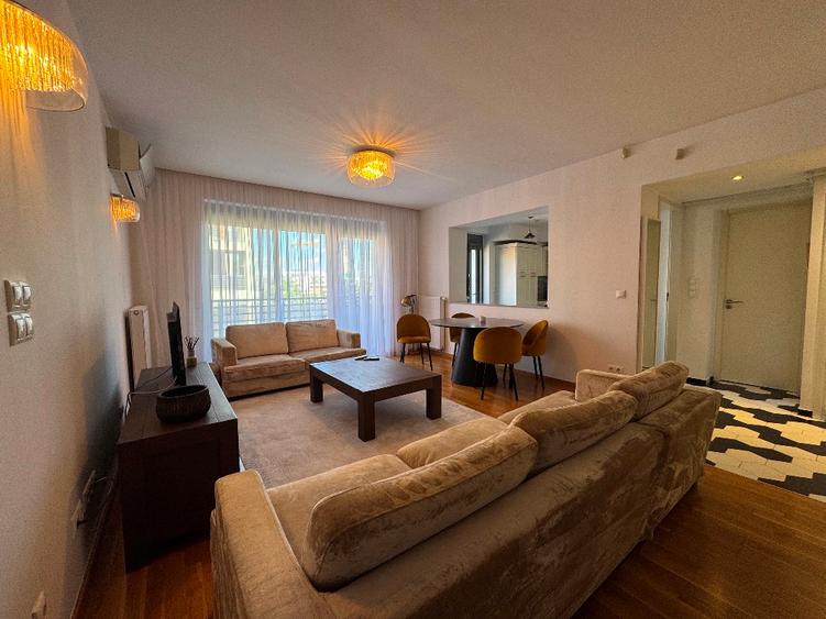3 camere inchiriere Green Lake// Sisesti// loc de parcare in garaj