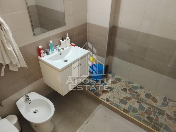 Spatiu pentru birouri de inchiriat, 77 mp + curte betonata, Lipovei