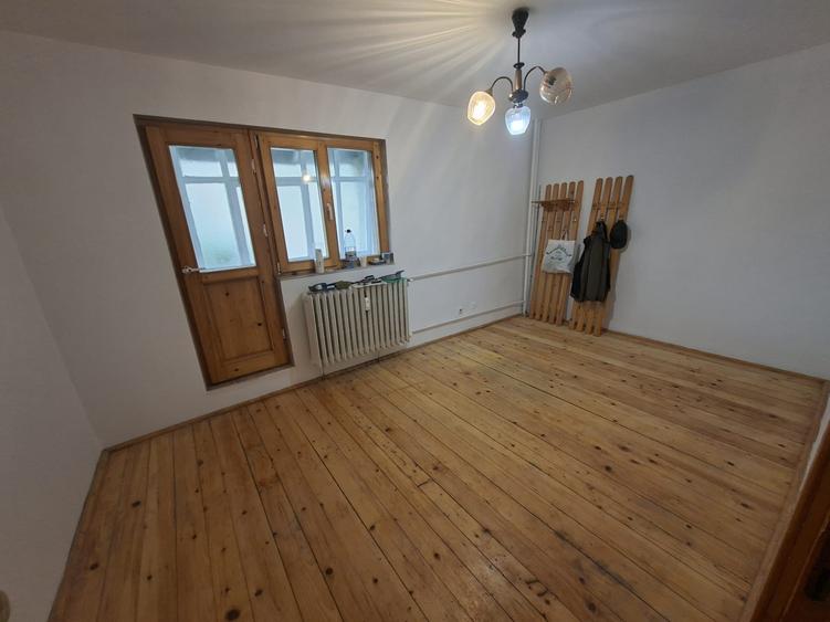 Apartament 3 camere, decomandat, zona Pacurari