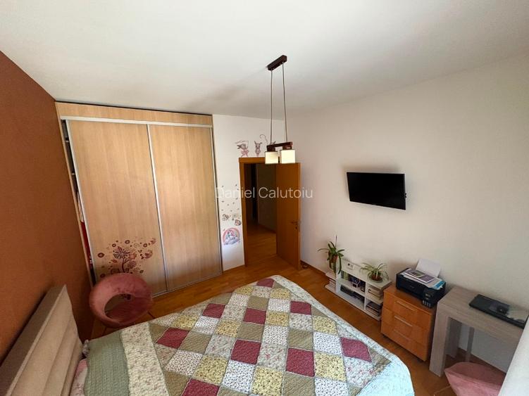 Proprietar vând apartament 3 camere bloc Teodor/ ISHO - 5