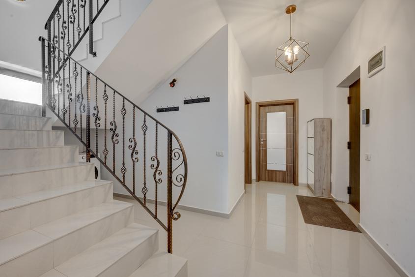 DOBROESTI – DOINEI, DUPLEX 3 CAMERE 150 MP, LIFT, PARCARE!