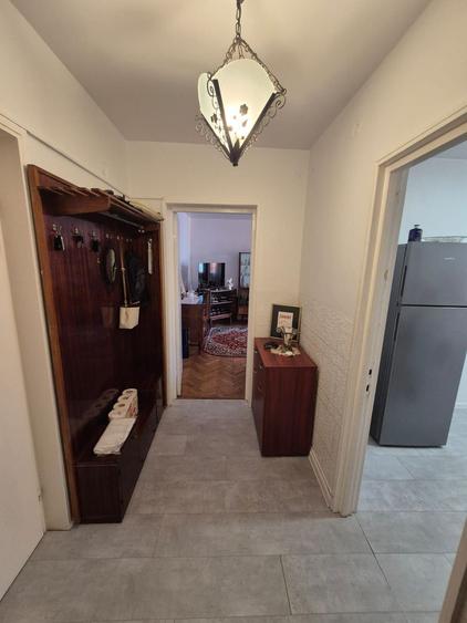 DELFINARIU-FALEZA NORD 3 CAMERE MOBILAT, UTILAT, CENTRALA GAZ 600 EURO