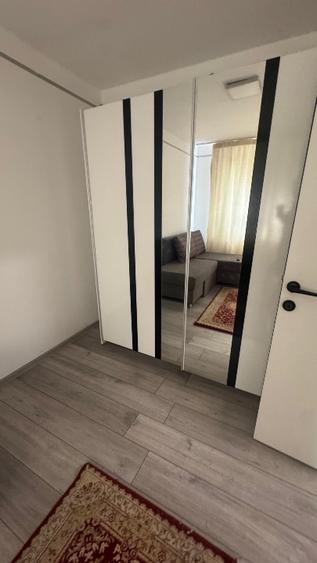Inchiriez ap 2 camere moll viitan