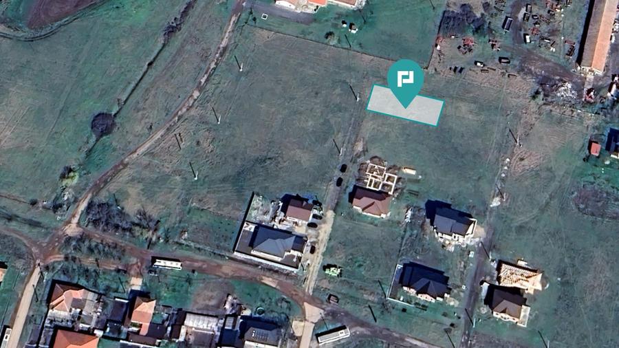 Loc de casa de 512mp în Livada