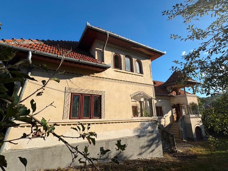 Casa Stil neoromanesc