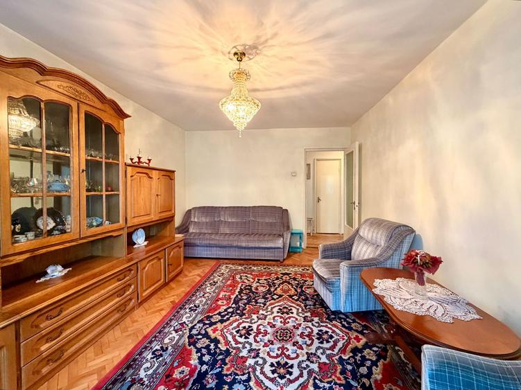 3 camere, 74 mp + 3 balcoane | etaj 3/10, zona Parâng