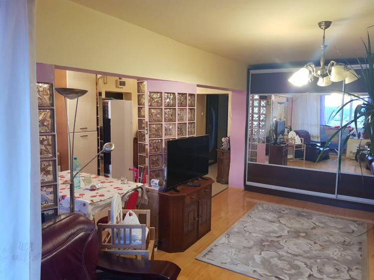 Apartament 3 camere decomandat, Buzaului.