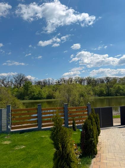 VILA ELEGANTA CU PISCINA INCALZITA SI IESIRE LA LAC - 16