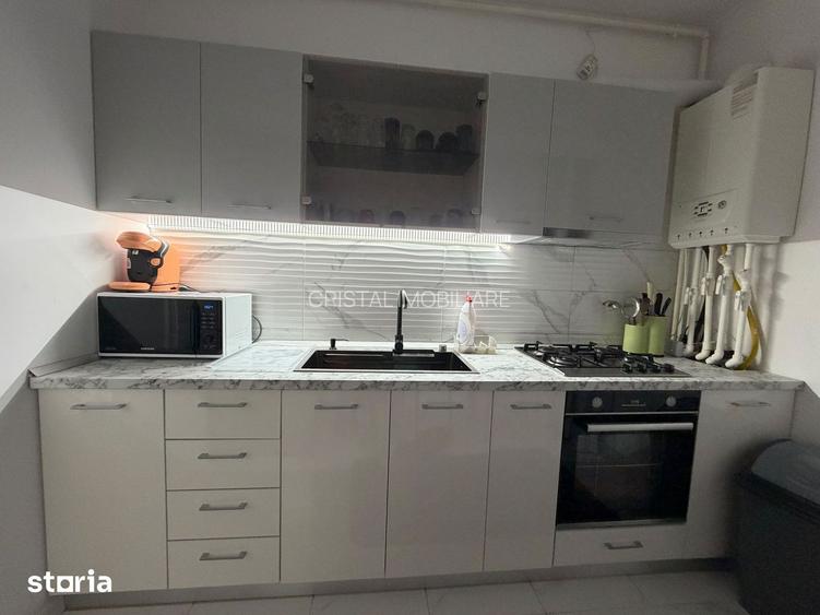 Vanzare Apartament 2 camere mobilat si utilat 55 mp, parter, centrală - 11