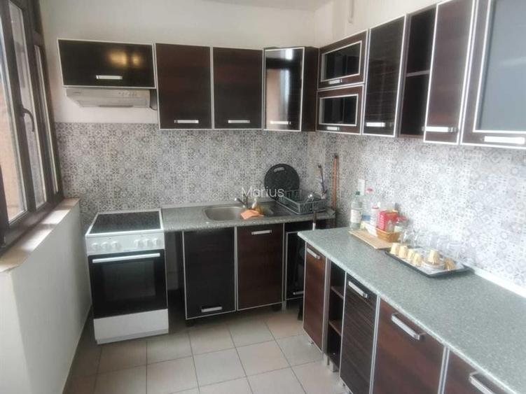 Apartament 4 camere zonă centrală, loc de parcare, locație excelentă - 7