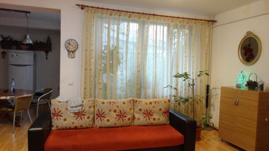 Casa tip vila cu spatiu comercial