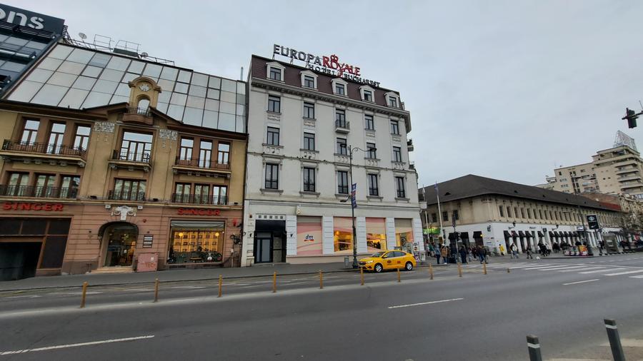 SPATIU COMERCIAL STRADAL ULTRACENTRAL CU VITRINA CU EXPUNERE STRADALA SI VAD