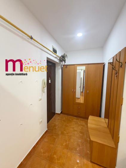 Apartament 2 camere,zona Biserica cu Ceas,etaj 1