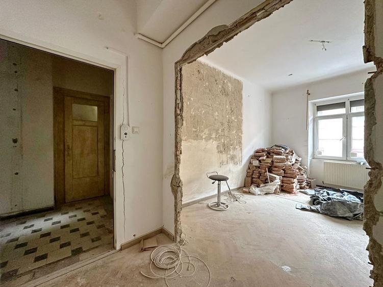 Oportunitate investiție: 2 unități ultracentral, pregătite pentru renovare