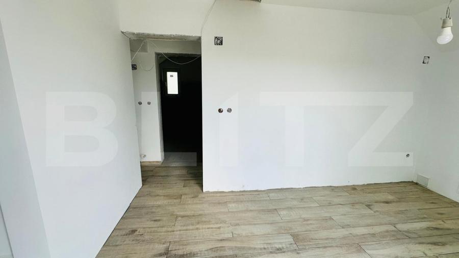 Casa de vanzare, cu 3 camere, moderna, zona Dumbrava