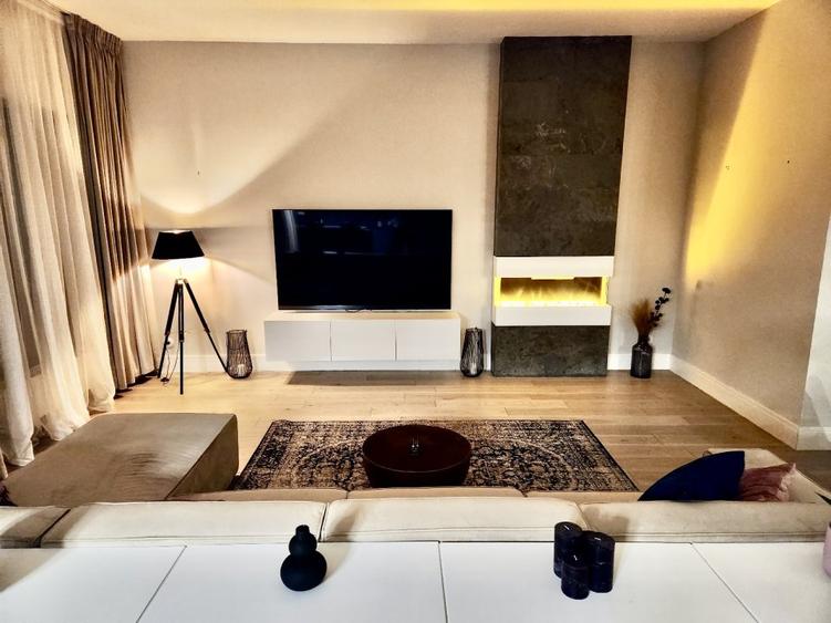 Penthouse- 4 camere cu rooftop de 200mp