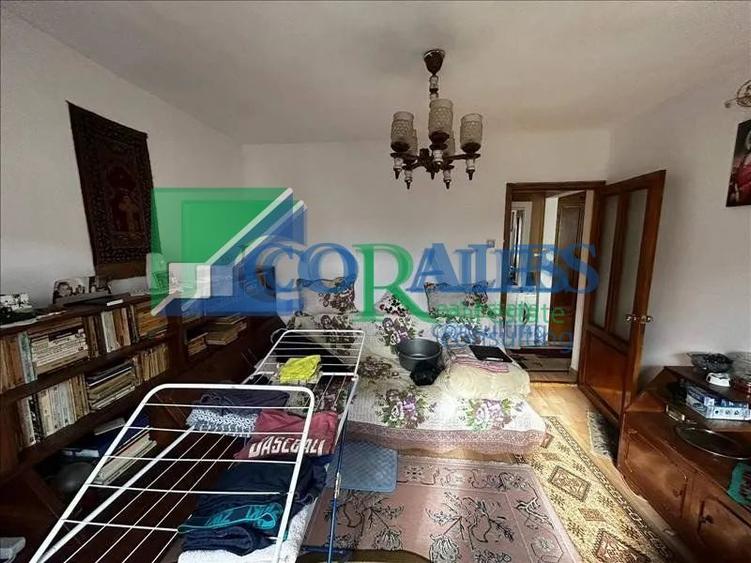2 bai. Centrala proprie. Boxa.