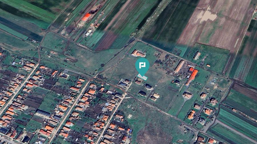Loc de casa de 512mp în Livada