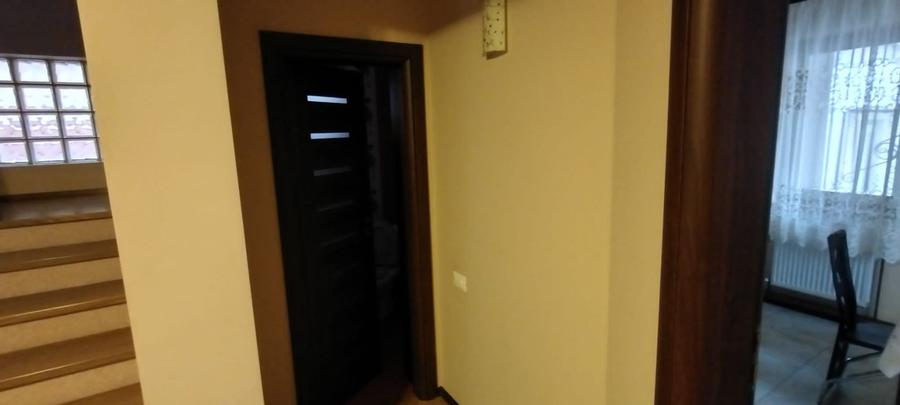 Casă / Vilă cu 6 camere în zona Kamsas
