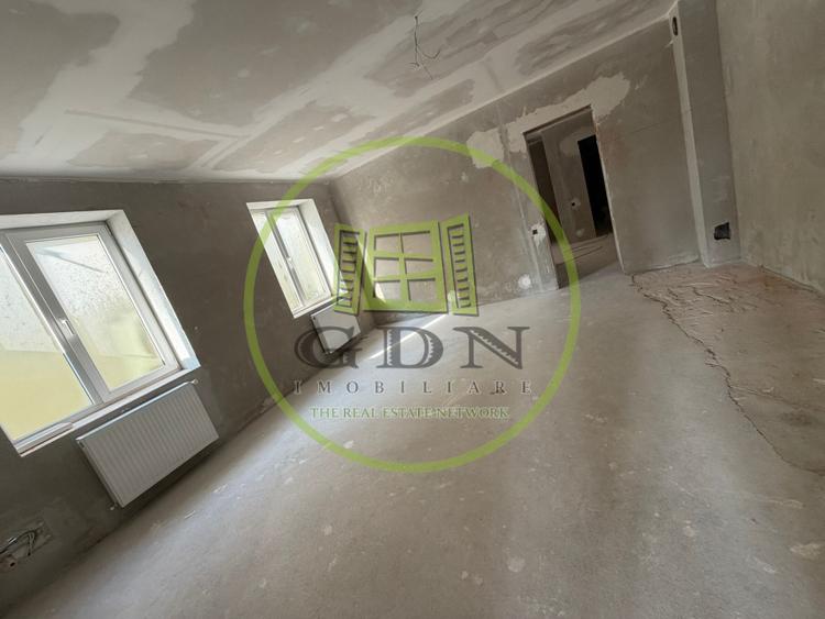 Casa 7 camere, 2 apartamente, 300 mp utili, 1248 mp teren, Cristian, Sibiu