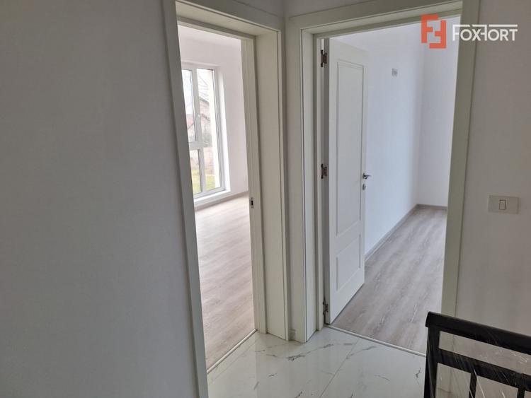 Duplex cu 5 camere de 125 mp si 3 bai, zona Dumbravita